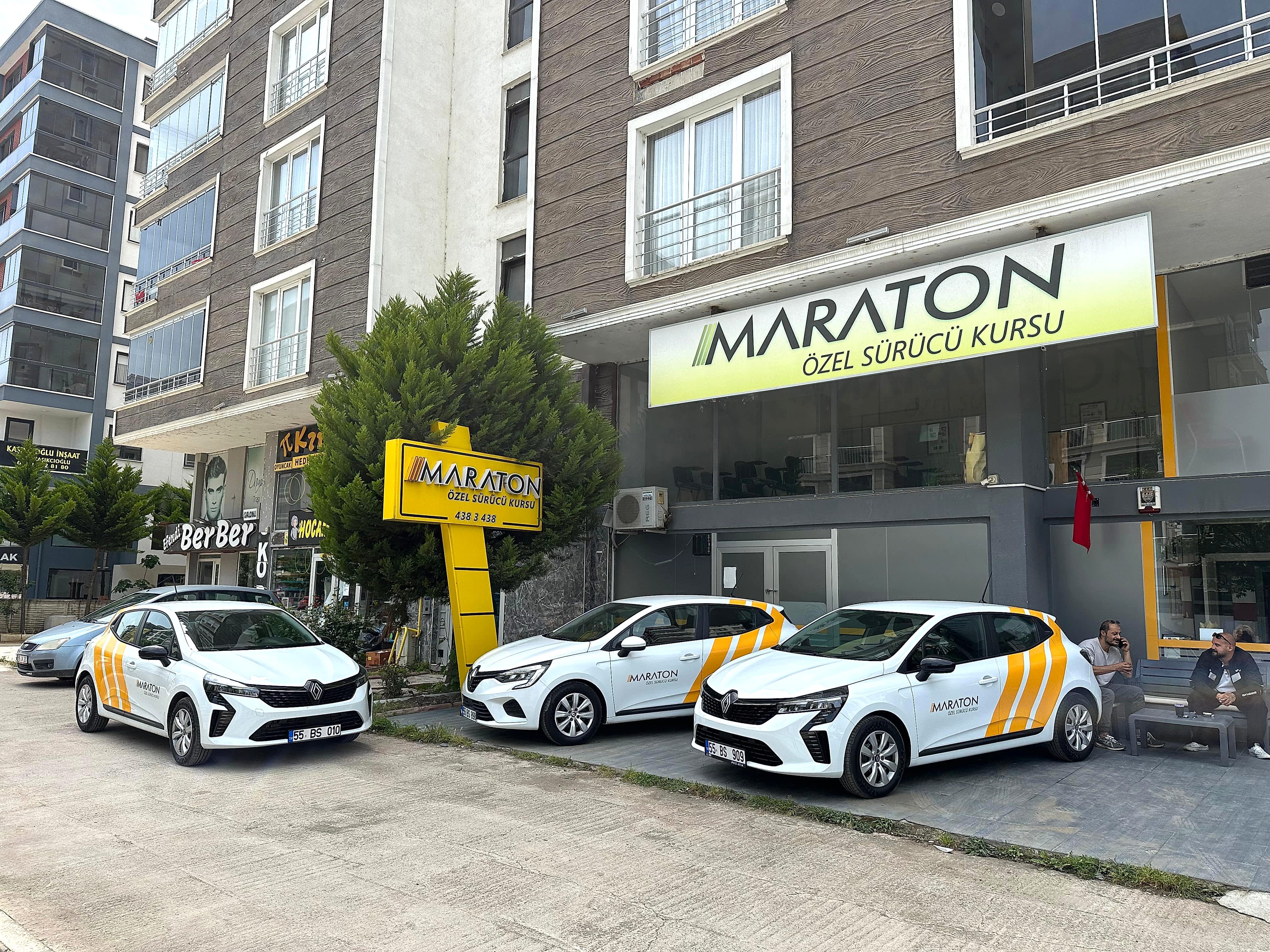Maraton Sürücü Kursu profesyonel eğitmen direksiyonda